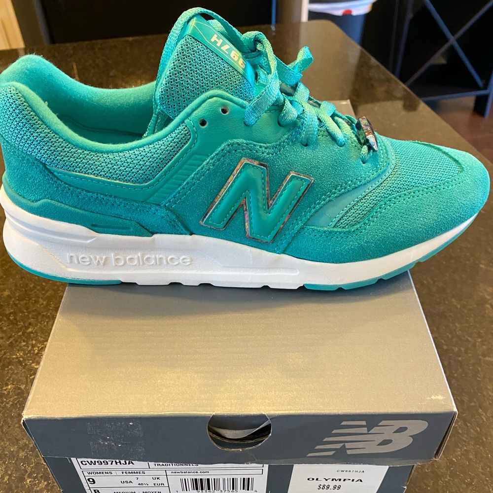 New Balance CW997HJA Women’s Sneakers